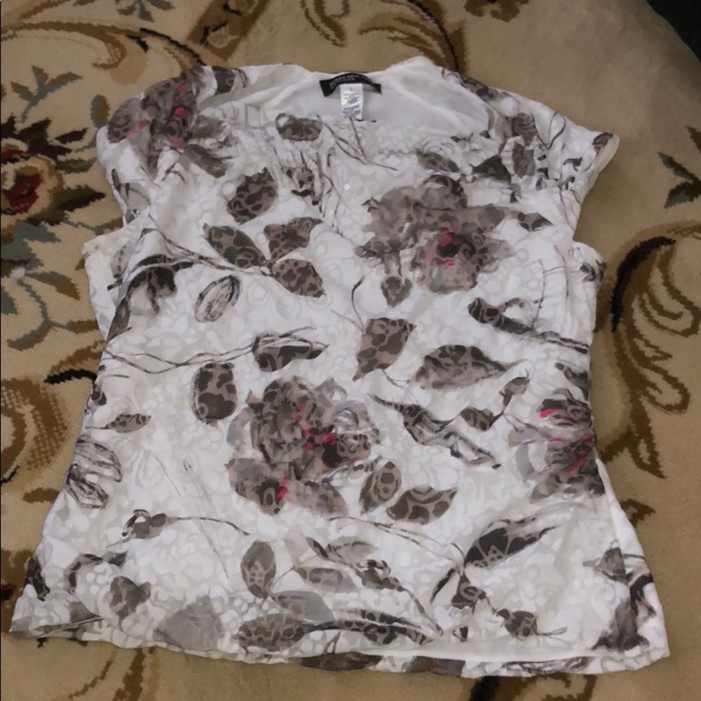 Jones New York top perfect for the office